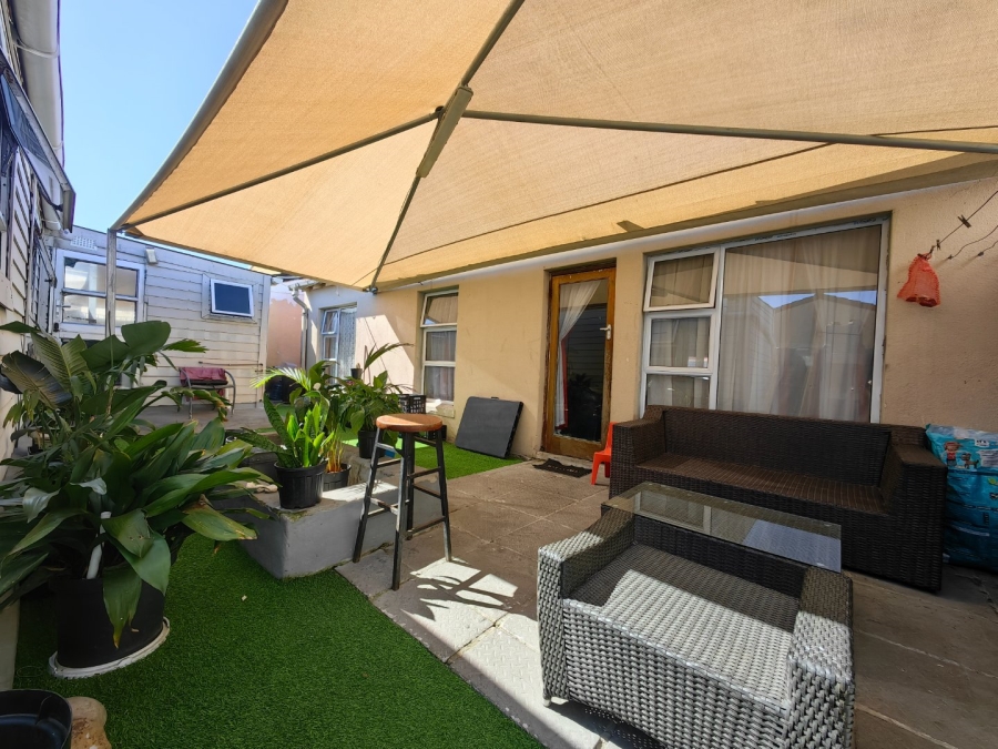 5 Bedroom Property for Sale in Beacon Valley Western Cape